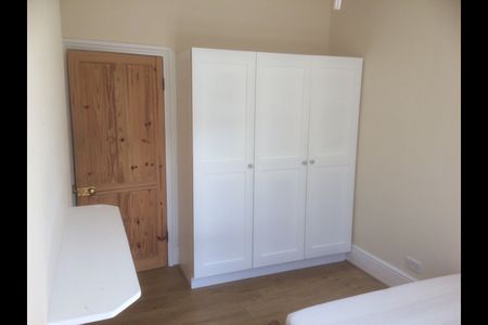 3 Bed Flat, Rushcroft Rd, SW2 - Photo 3