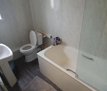 7 bedroom terraced house to rent - Photo 3