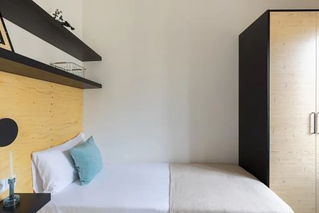 Carrer del Consell de Cent, Barcelona, Catalonia 08013 - Photo 5