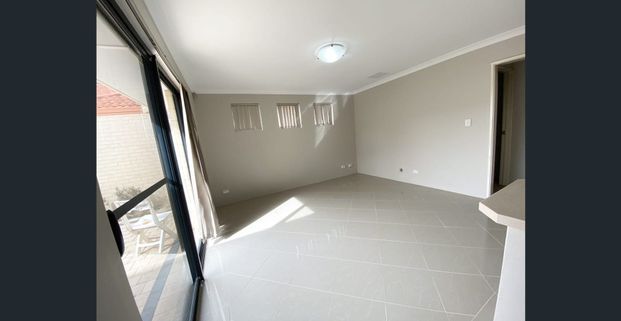 3x2 home in Canning Vale - Photo 1