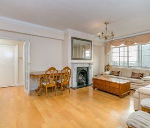 3 Bedrooms Flat to rent in Regency Lodge, Adelaide Road, Swiss Cottage NW3 | £ 625 - Photo 1