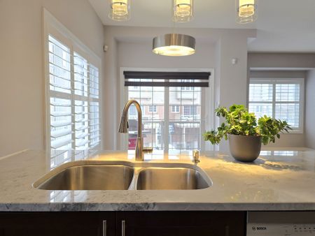 For Lease - 1401 Plains Road Unit# 96, Burlington, Ontario - Photo 4