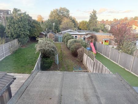 3 bedroom terraced house to rent - Photo 3