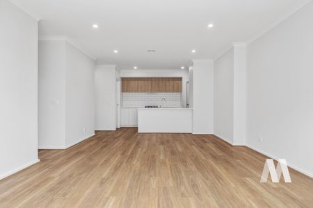 21 Petunia Cres, Armstrong Creek VIC 3217 - House For Rent | Domain - Photo 2