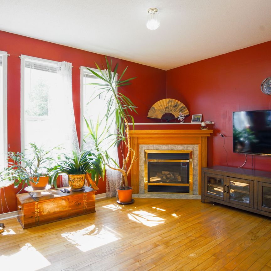 For Lease - 99 CALAVERAS Avenue, Barrhaven, Ontario - Photo 1