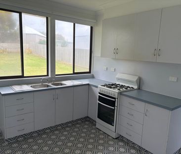 Comfortable, Affordable & Ready to Go! - Photo 3