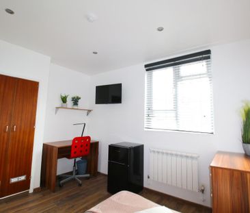 11 bedroom house to rent - Photo 4