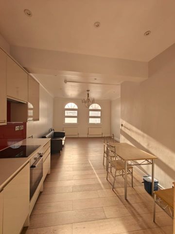 3 Bed Flat, Median Road, E5 - Photo 2