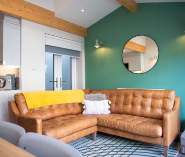 One of our latest and greatest houses for 6! - Photo 2