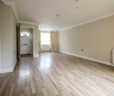 3 bedroom end of terrace house to rent - Photo 1