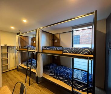 4 People’s Room - Photo 1