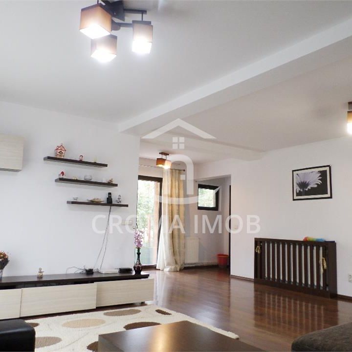 Inchiriere Casa 3 camere, curte proprie, zona Albert, Ploiesti - Fotografie 1