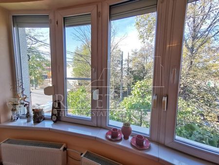 Casa Strada Muntii Carpati, 3 camere, curte proprie - Photo 2
