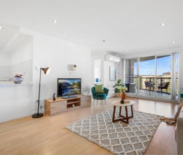 Modern One-Bedroom Apartment with Resort-Style Facilities - Photo 4