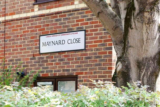 Maynard Close, Parsons Green, London, SW6 flat to rent - Photo 1