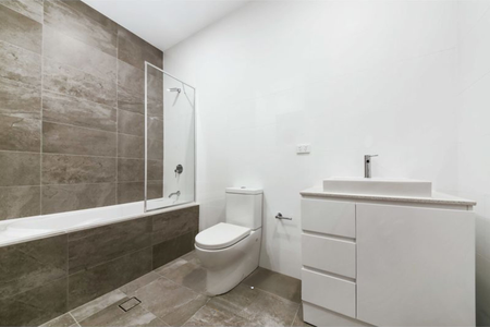 MODERN & SPACIOUS APARTMENT IN THE HEART OF BURWOOD - Photo 5