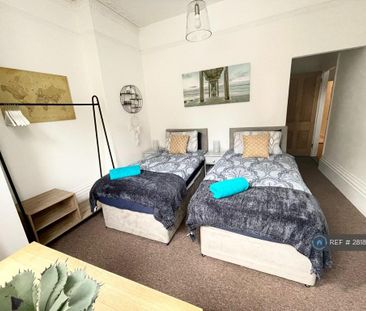 2 bedroom flat to rent - Photo 6