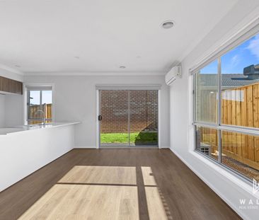 Modern Living Home! - Photo 3