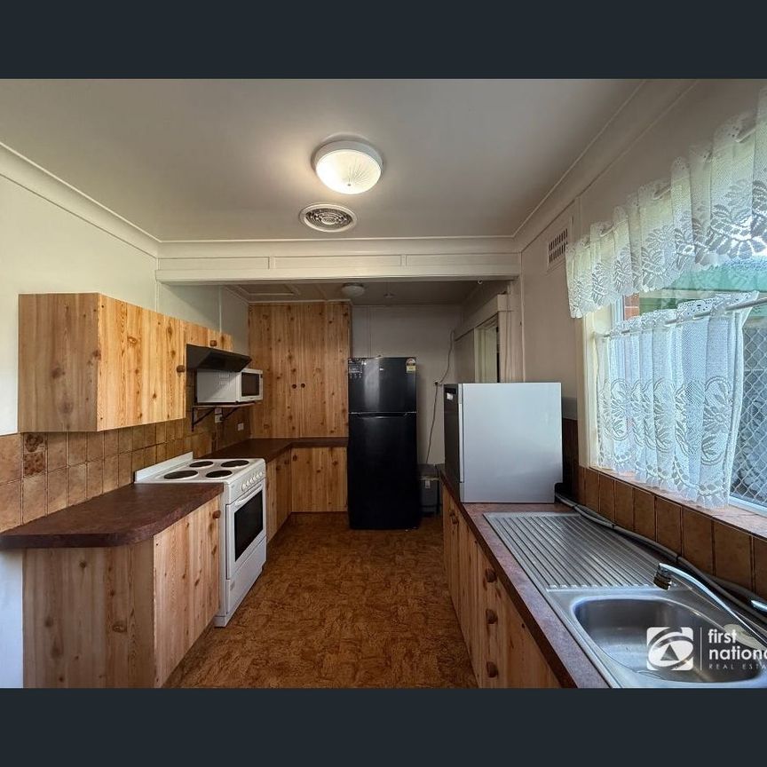 Charming and well maintained home in a great location - Photo 1