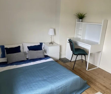 4 bedroom semi-detached house to rent - Photo 6