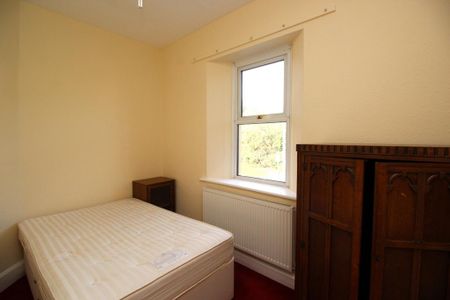 2 bedroom end of terrace house to rent - Photo 3