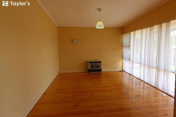 SPACIOUS FAMILY HOME WITH MULTIPLE LIVING AREAS & GREAT OUTDOOR SPACE - Photo 1