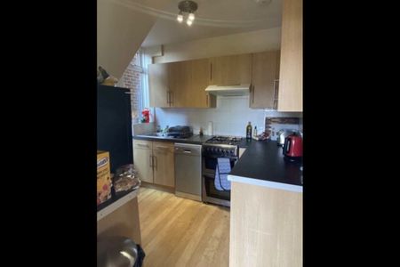 Room in a Shared House, Stanmer Park Road, BN1 - Photo 4