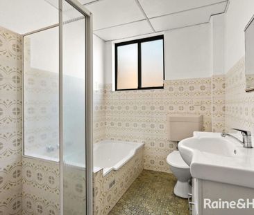 2 BEDROOM APARTMENT MOMENTS AWAY FROM HURSTVILLE STATION - Photo 5
