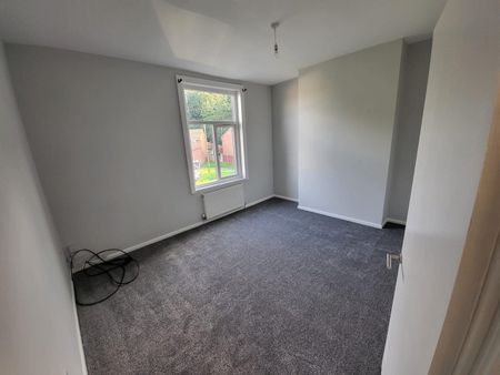 4 Bed Terraced House, Blackpool Grove, LS12 - Photo 4