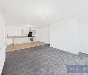 1 bedroom Flat To Let - Photo 2