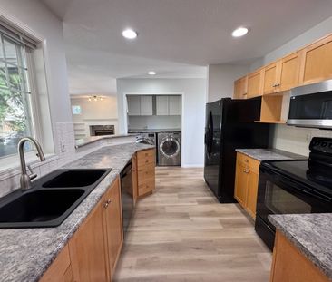 Lower Mission: 3 bed, 2.5 bath House - Photo 2