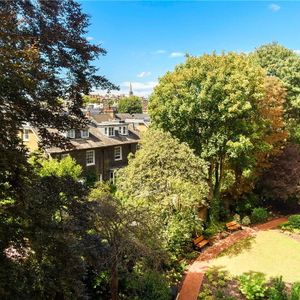 A three bedroom apartment of approximately 1,916 square feet. - Photo 3