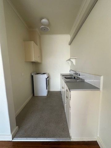 Gorgeous Gardenvale - Photo 5