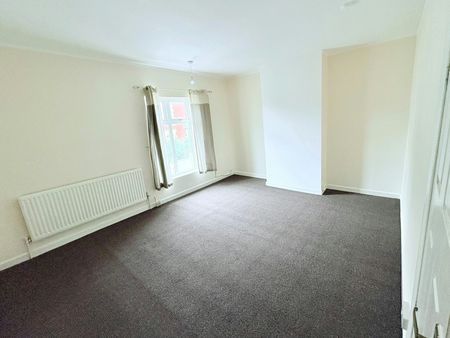 Terraced House to rent on - Photo 2