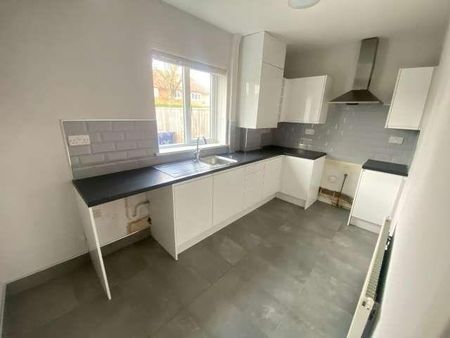 3 bedroom terraced house to rent - Photo 5