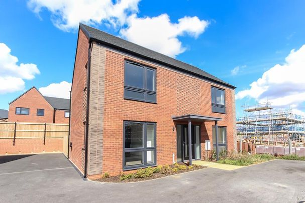 4 bedroom detached house to rent - Photo 1