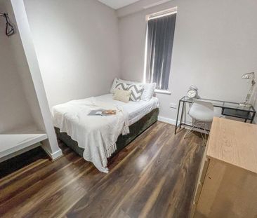 6 bedroom terraced house to rent - Photo 2