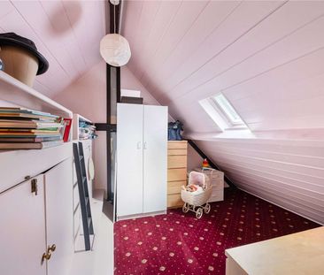 A distinctive and charming 18th century stable conversion - Photo 4