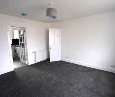 2 bedroom semi-detached house to rent - Photo 2