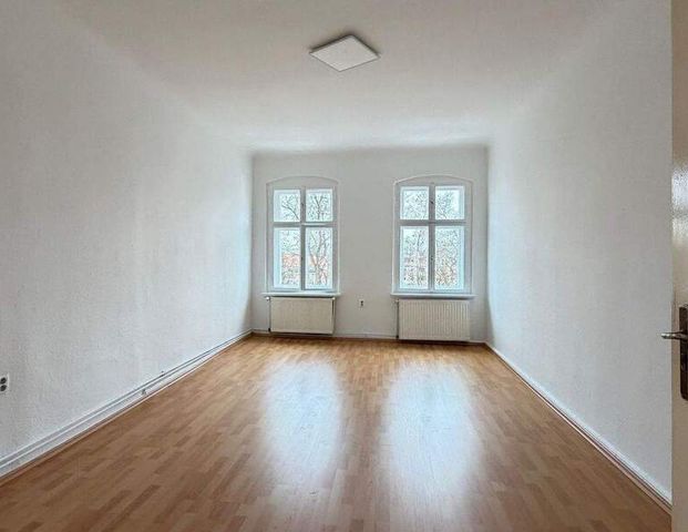 Teilgewerbliche Vermietung! Zweiraumwohnung mit Einbauküche ! - Photo 1