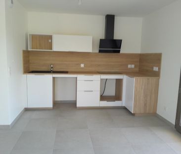 Location Appartement 3 pièces 65m² ANNECY 74370 - Photo 2