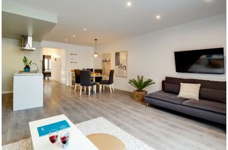 Carrer de Verdi, Barcelona, Catalonia 08012 - Photo 5