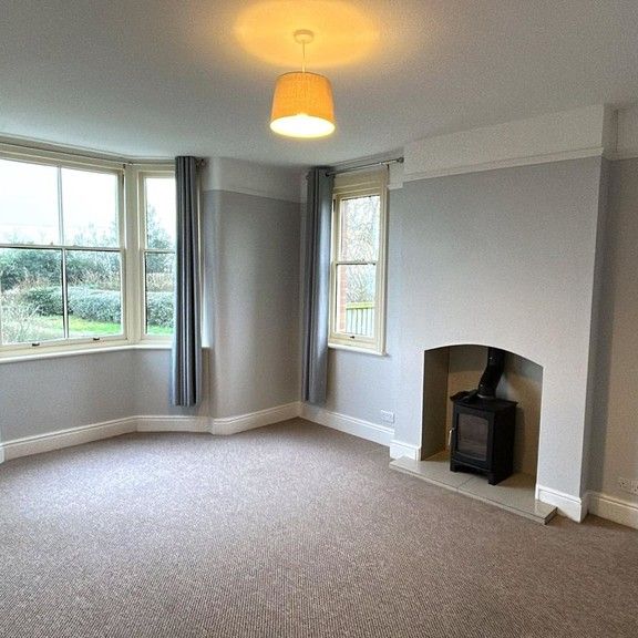 3 bedroom detached to let - Photo 1