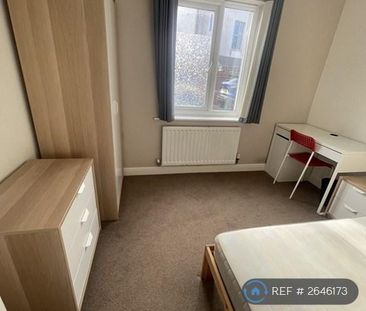 1 bedroom in a house share to rent - Photo 6