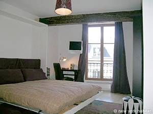 Logement à Paris, Location meublée - Photo 5