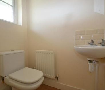 2 bedroom semi-detached house to rent - Photo 3