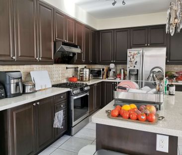 For Lease - 16 William Bartlett Drive, Markham, Ontario - Photo 4