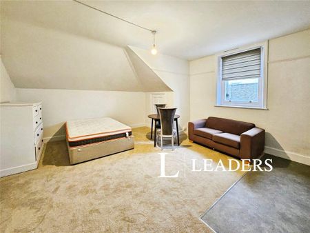 Studio to rent - Photo 3