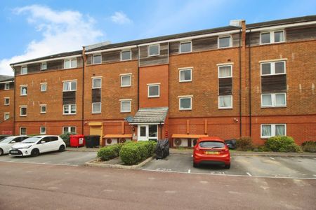 Yersin Court, Swindon, Swindon, SN1 - Photo 3