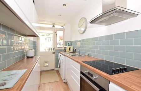 Alfred Street, East Cowes, Isle Of Wight, PO32 - Photo 3